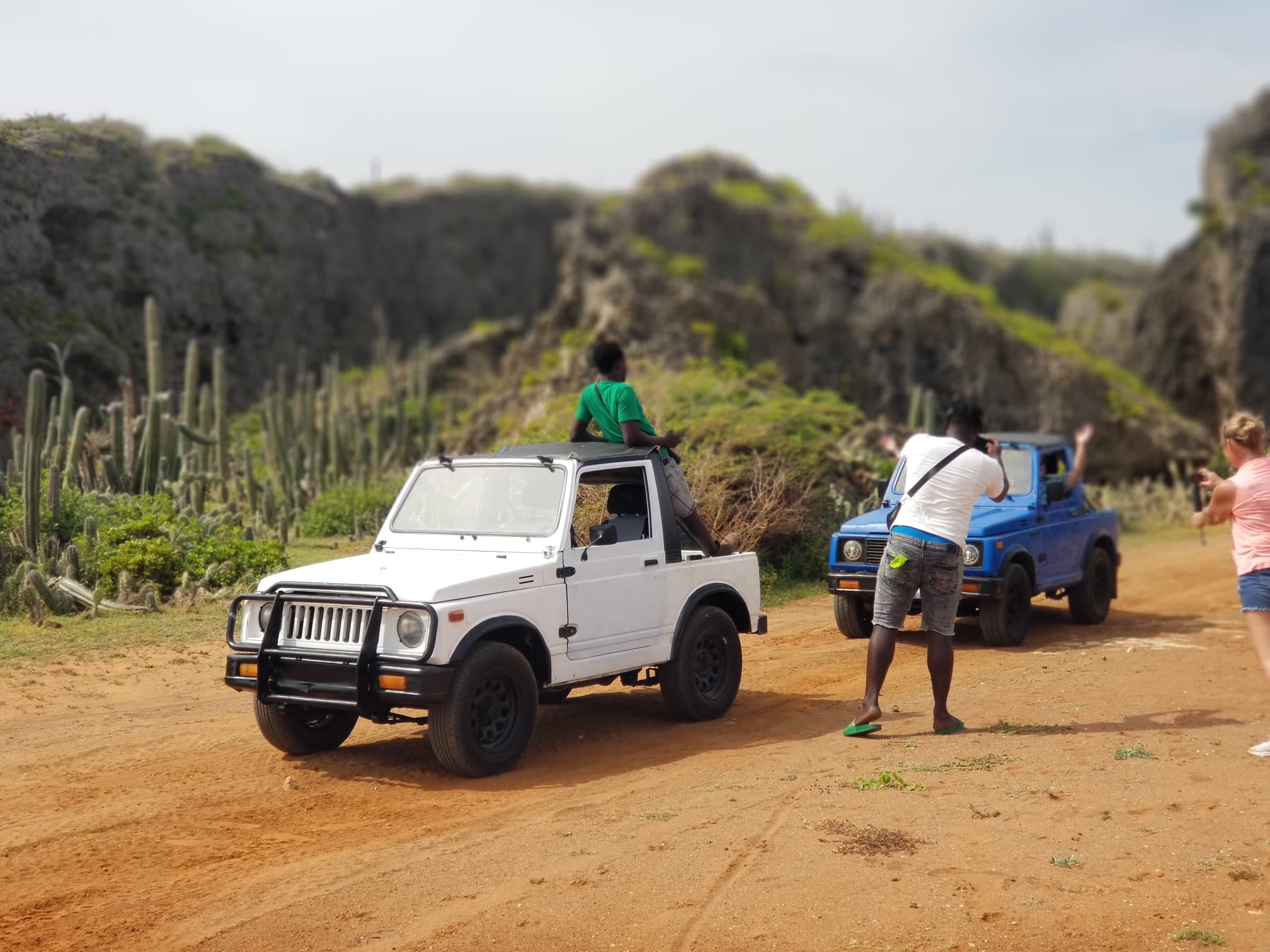 Awa Suzuki Samurai rental — reviewed by Rudie van Es